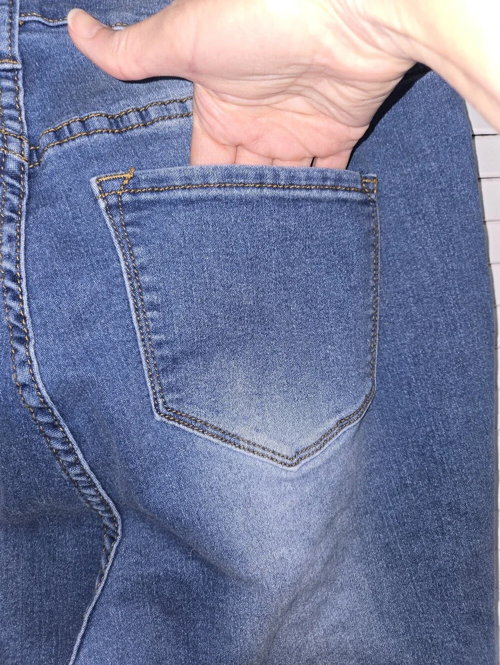Fashion Nova Women's 1X Dark Blue Distressed Cropped Jeans